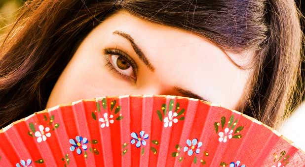 woman-hidding