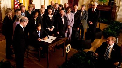 president_barack_obama_signs_executive_order_on_stem_cell_research