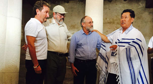 (From left to right) Grant Berry, Apostles Dan Juster, Eitan Shiskoff and Che Ahn recently signed an historic document on the spiritual reconnection between Jew and Gentile in the body of Messiah/Christ. (Courtesy of Grant Berry, Reconnecting Ministries)